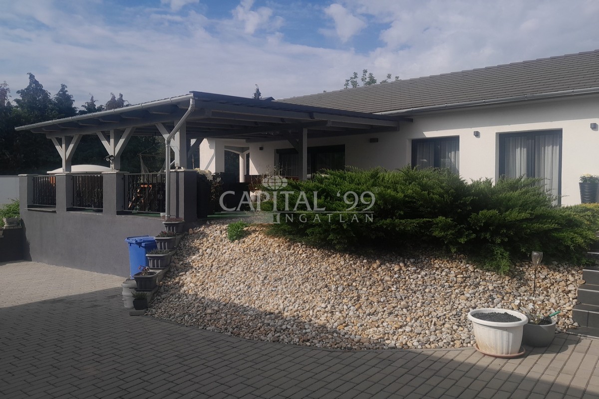 Family House - 4036