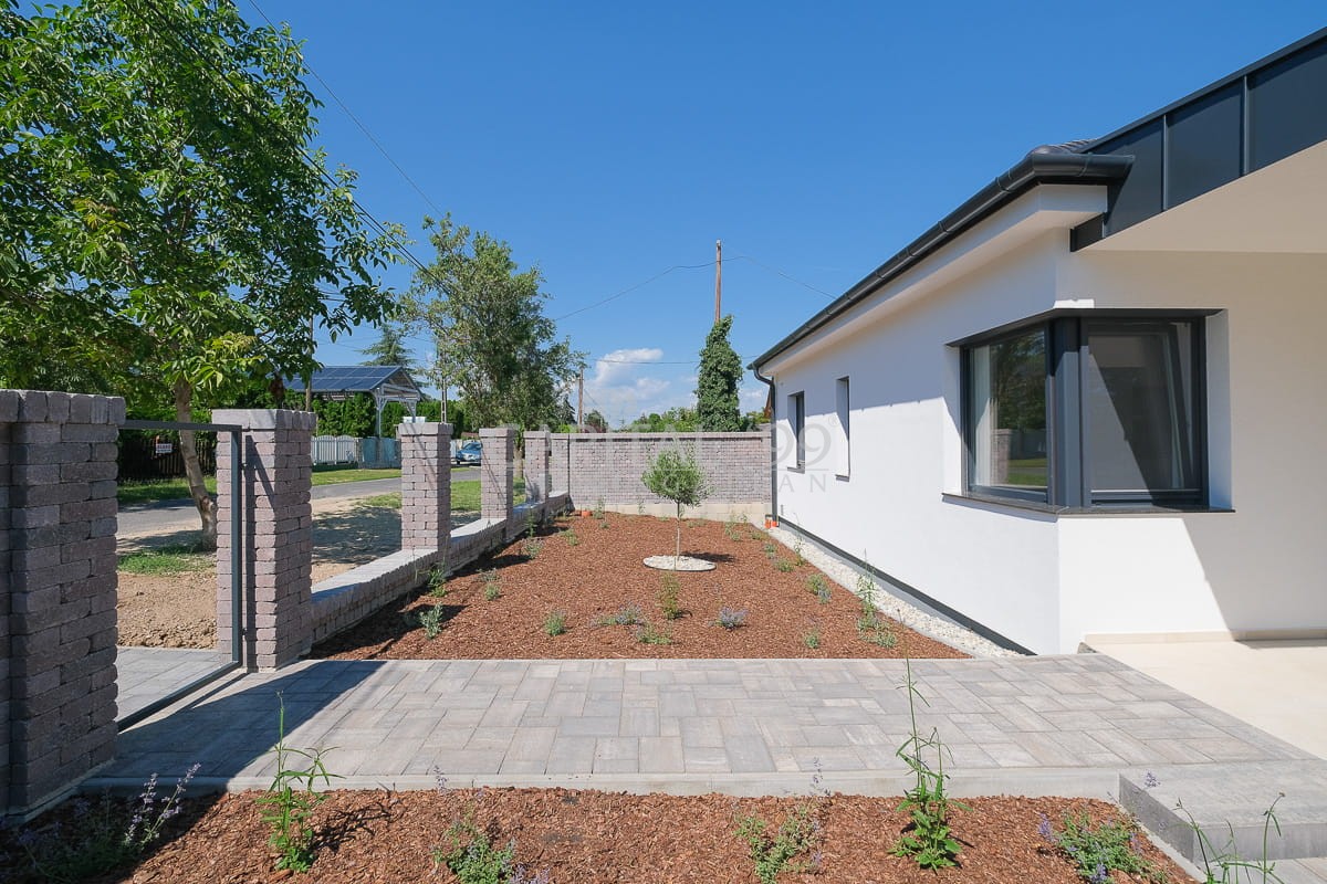 Family House - 4268