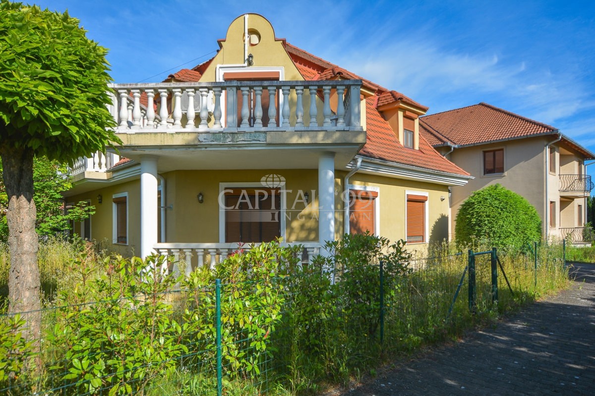 Family House - 4318