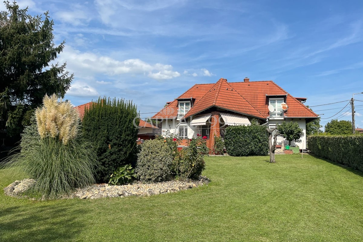 Family House - 4327
