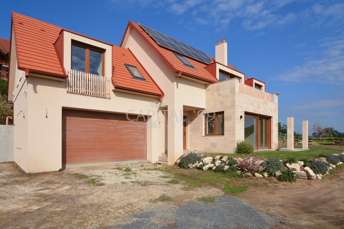 Family House - 4337