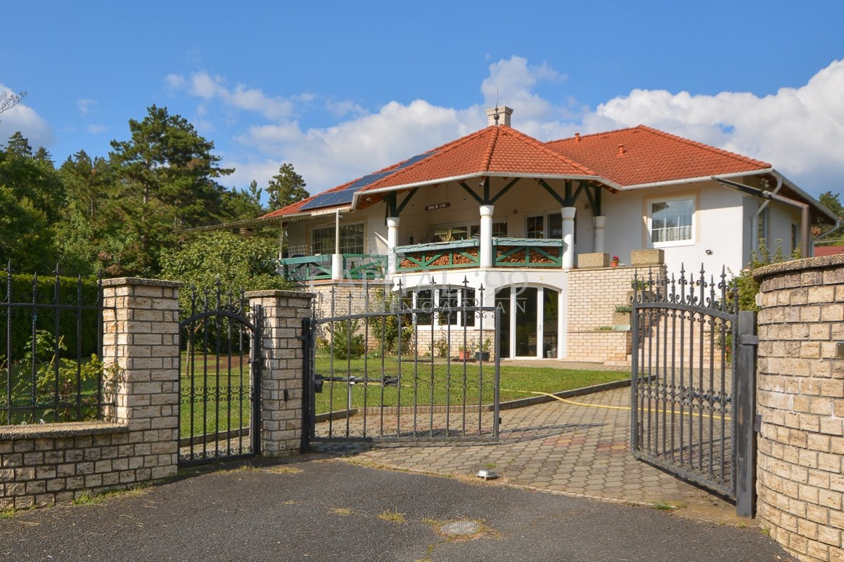 Family House - 4339