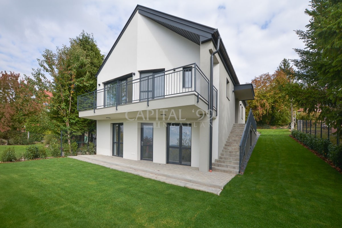 Family House - 4342