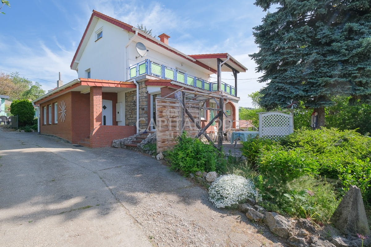 Family House - 4385