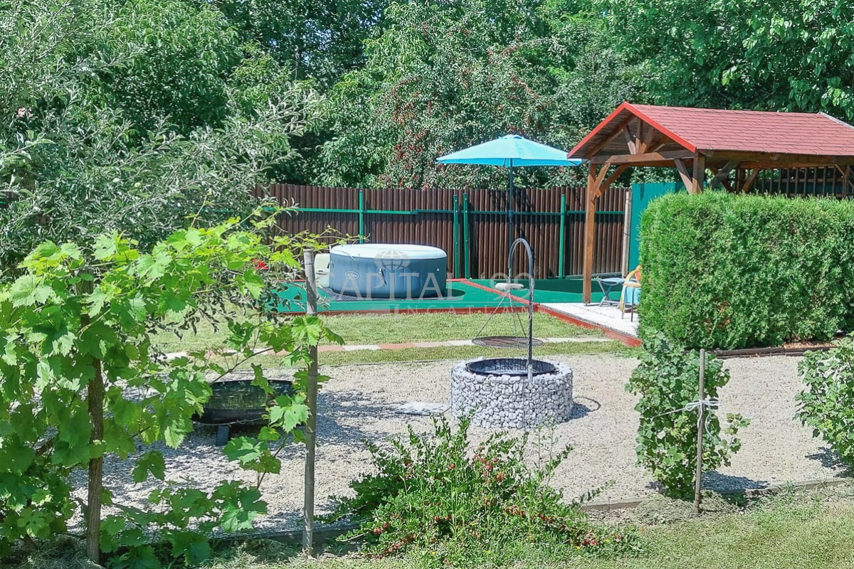 Family House - 4408