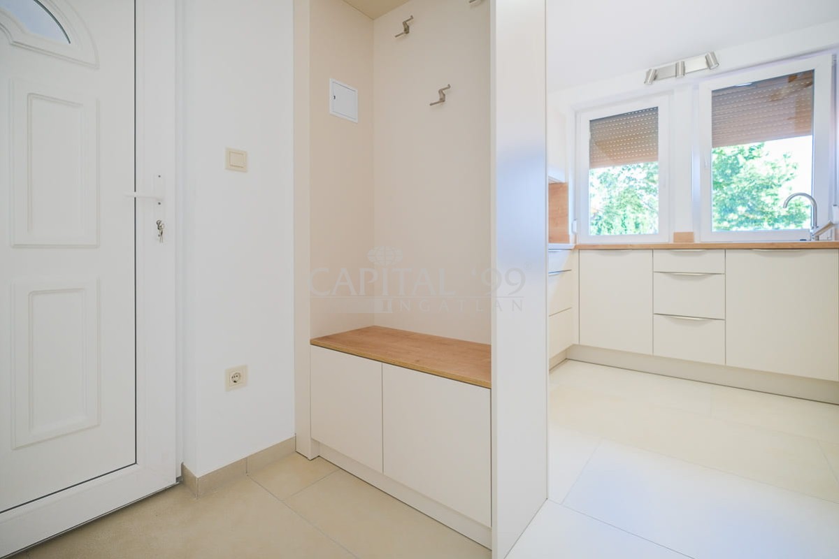 Flat - 4411
