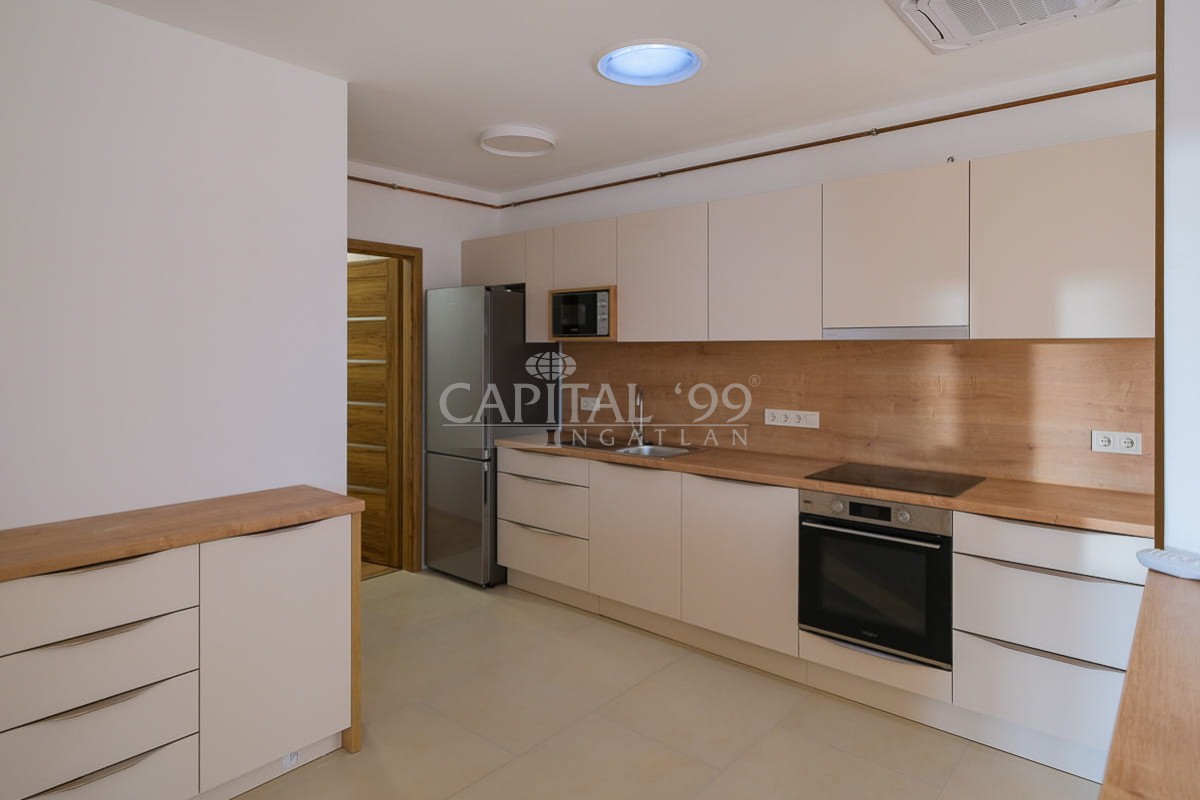 Flat - 4412
