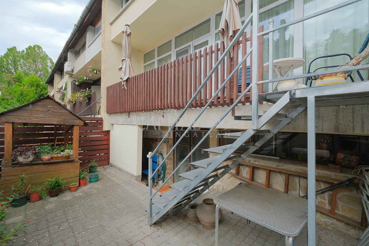 Rowhouse - 4414