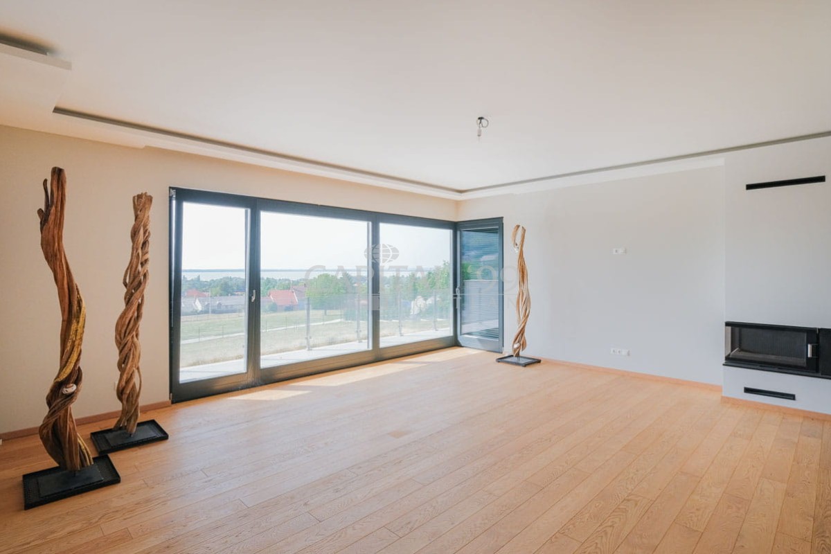 Family House - 4427